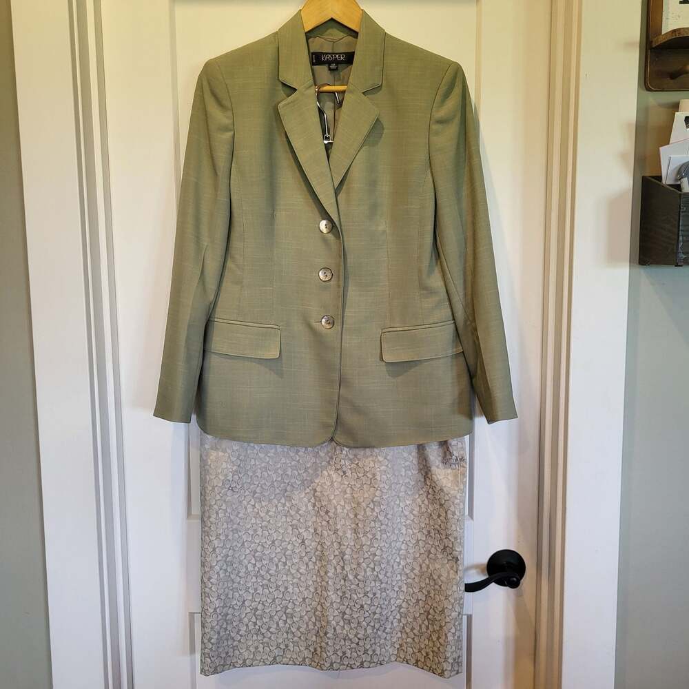 Kasper Petite Sage Green Blazer and Liz Claiborne Patterned Skirt Suit Set